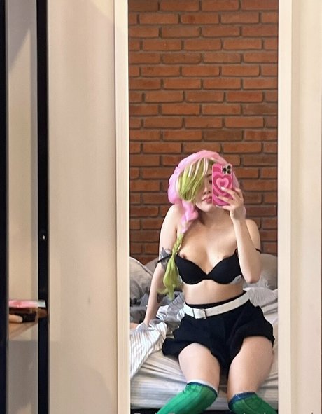 Ashounch スター ヌード 写真