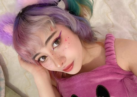 Ashounch 裸の女優 写真