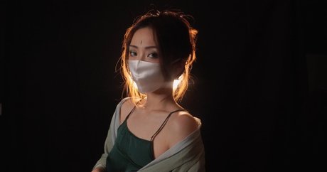 トゥワークオンリーファン ホット 写真