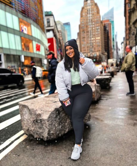 uilanibabe 完璧なモデル 写真