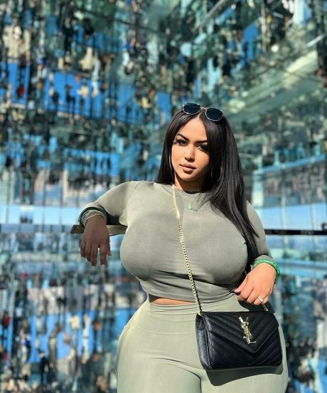 uilanibabe アダルトスター 写真