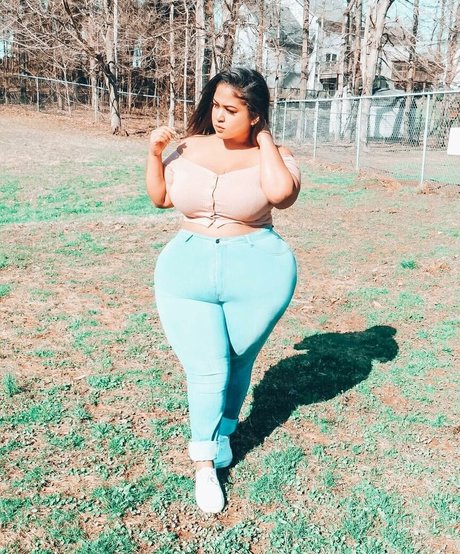 uilanibabe ポルノスター 写真