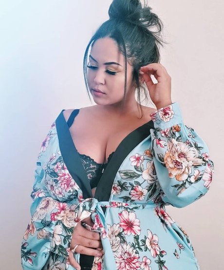 OnlyFansを無効にしました 美しいヌード 写真