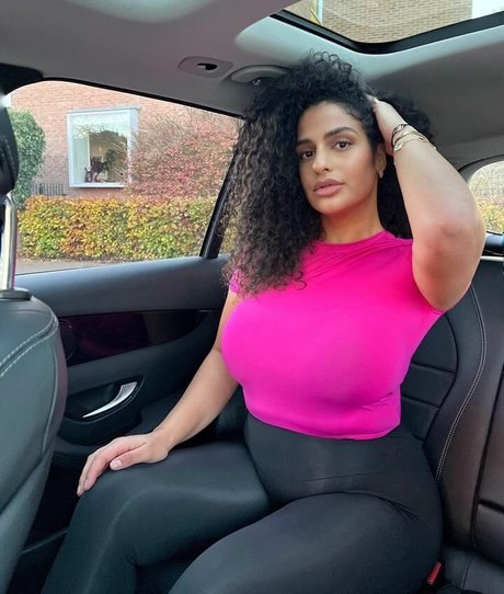 Anna Maria top profile image