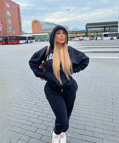 アジアのティーンオンリーファン 無料 画像