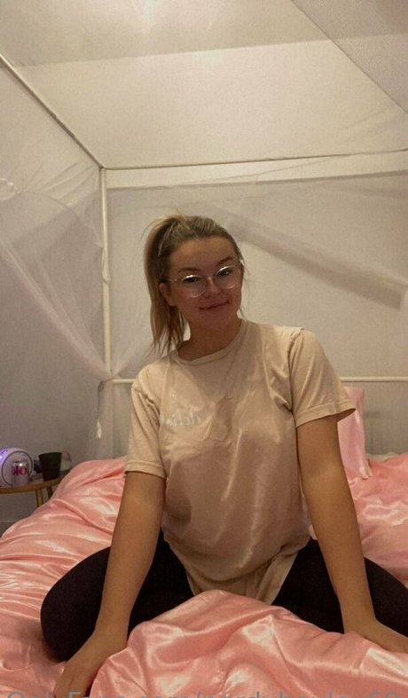 nerdyhayley69 top profile image