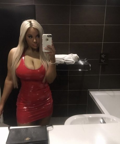 Anna Curley ヌードモデル 画像