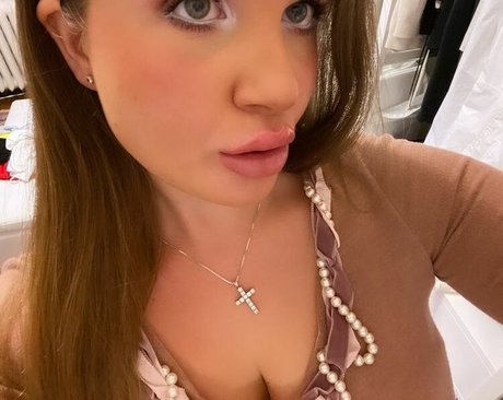 ルビーオンリーファン セクシーヌード 画像