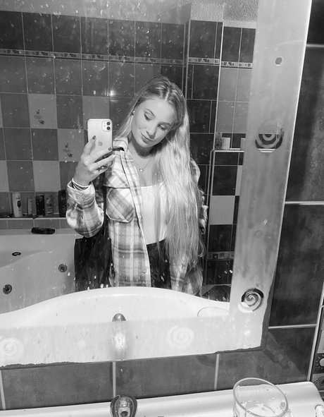 ティーンソロOnlyFans セクシー 写真