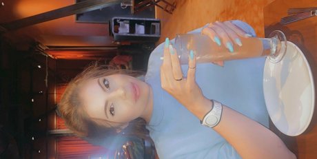 bigbuttbambii アダルトモデル 写真