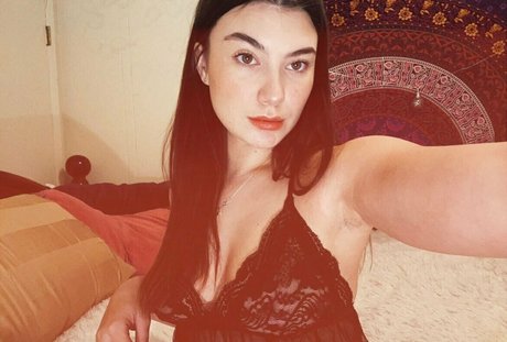 ivybabeeefree アダルトモデル 写真