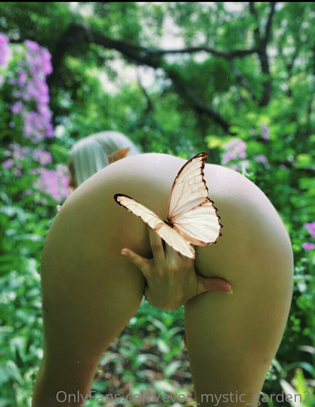 そばかすOnlyFans 美しい 写真