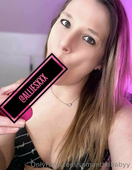 samanthababyy セックス女優 写真