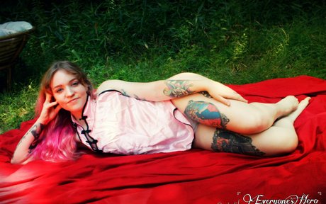 everyoneshero セクシーなポルノスター ギャラリー