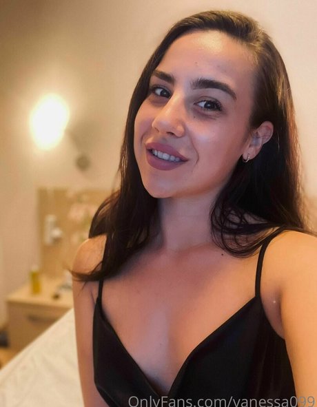 vanessa099 ホットなポルノスター 写真