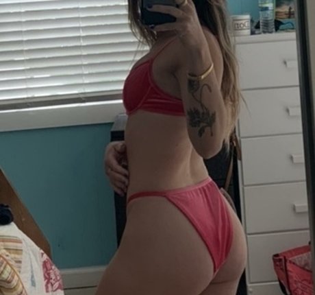 ニューハーフ ドミナトリックス OnlyFans 美しいヌード 写真