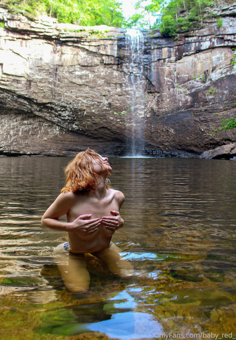 Baby red_ 無料女優 写真