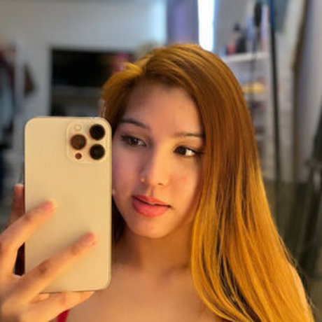 Chelsiee Cargo セクシーなポルノスター 写真