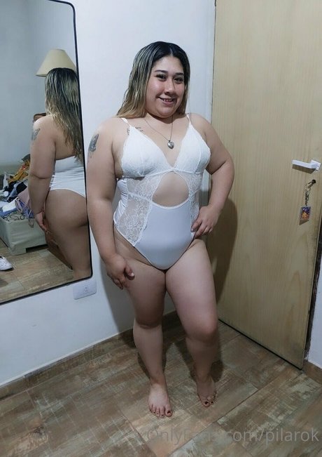 pilarok ポルノスター エロティック 画像