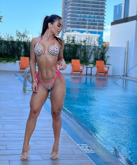 興奮した熟女OnlyFans 無料ヌード 写真