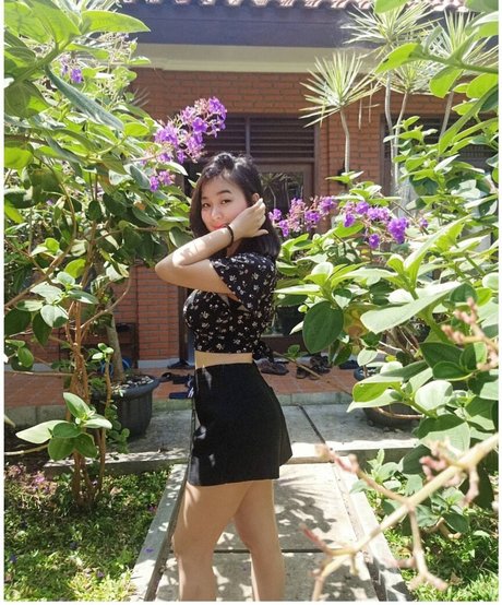 双子の姉妹OnlyFans アート裸 画像