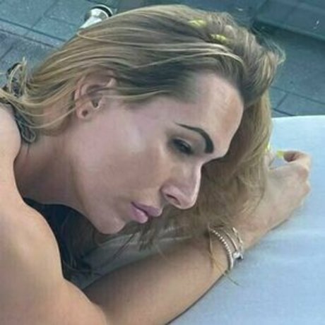 アジアの女性支配OnlyFans 無料セクシー 画像