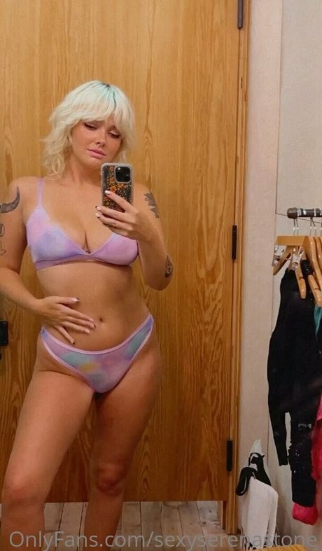 スリムな熟女OnlyFans セクシーヌード 写真