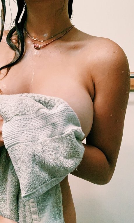 skyewrld 無料モデル 写真