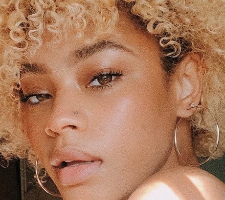 whoissapphic ヌードのポルノスター 画像