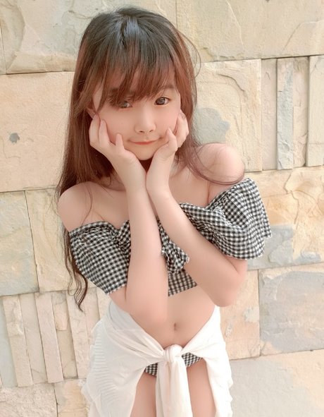 Ola Aphrodite 裸のモデル 画像