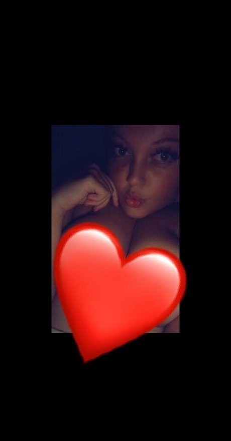 lucylucyxxx 無料のポルノスター 画像