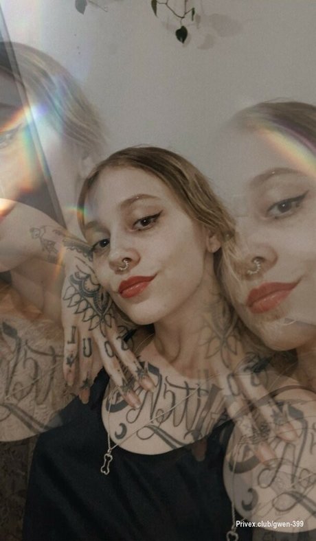 痩せた金髪の熟女OnlyFans 素敵 写真