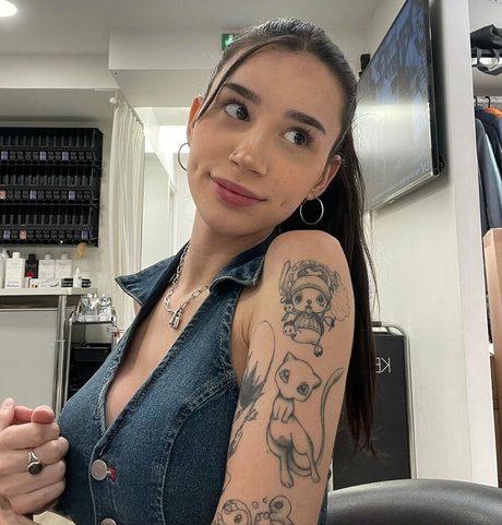 アジアンジム OnlyFans 無料裸 写真