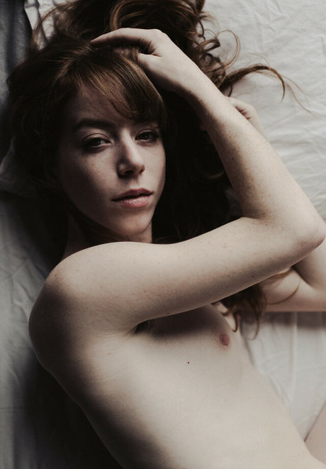 Liv Sage ヌードのポルノスター ギャラリー