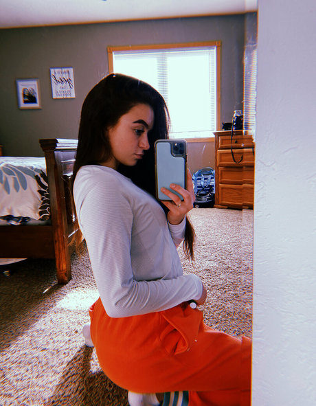 コスプレ フェムボーイ オンリーファンズ ポルノ 画像