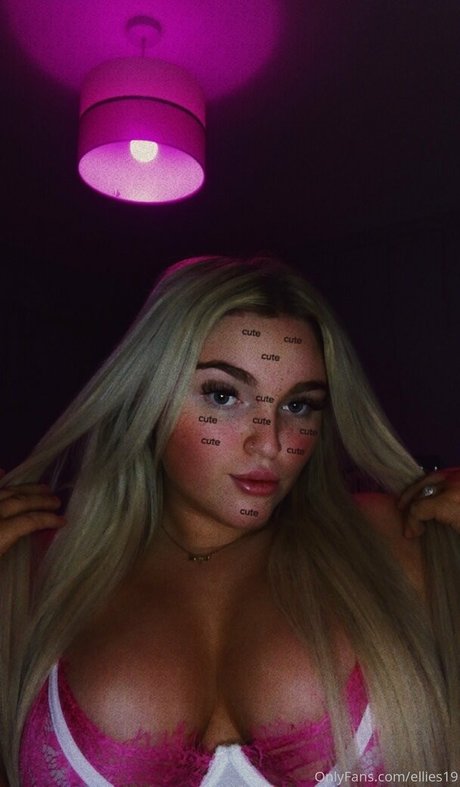 トップレスビーチOnlyFans セクシーxxx 画像