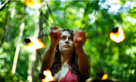 ブロンドヨガOnlyFans セクシー 画像