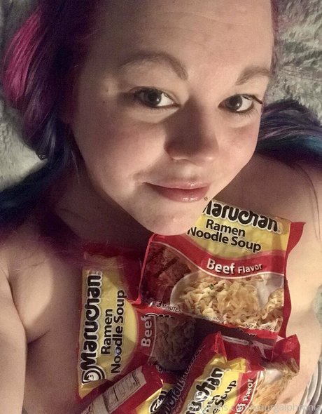 yourgalphronia 無料のポルノスター 画像