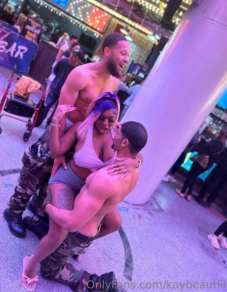 kaybeautiii ヌード女優 ギャラリー