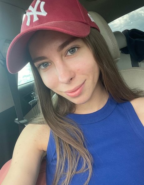 lili babe 裸のモデル 画像