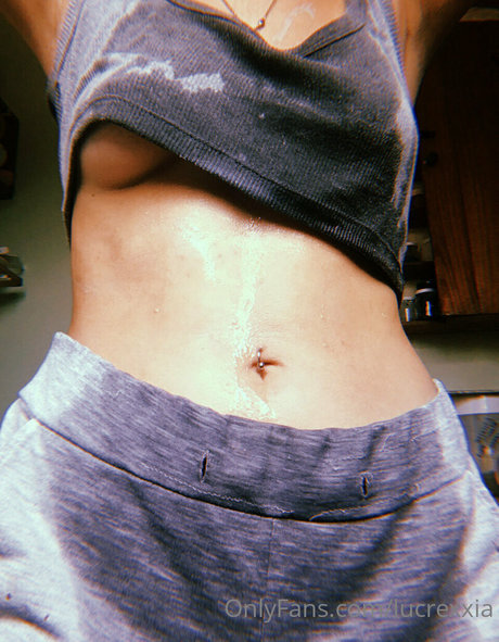 lucrexxia 独占モデル 写真