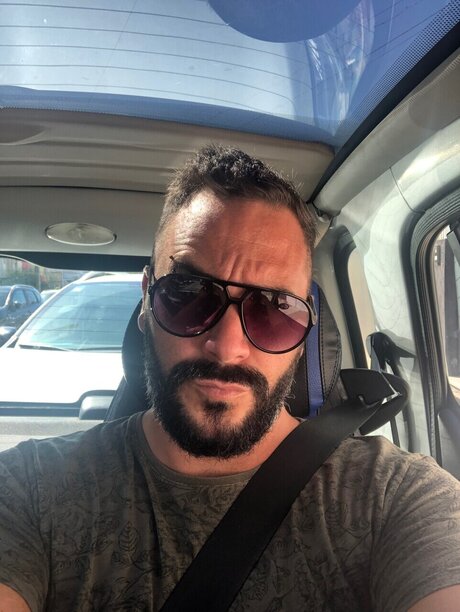 Aldrim ポルノスター 写真