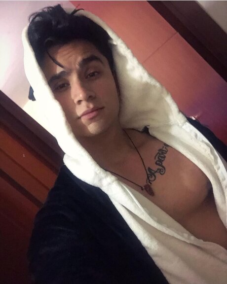 Esteban Moreno ポルノモデル アーカイブ