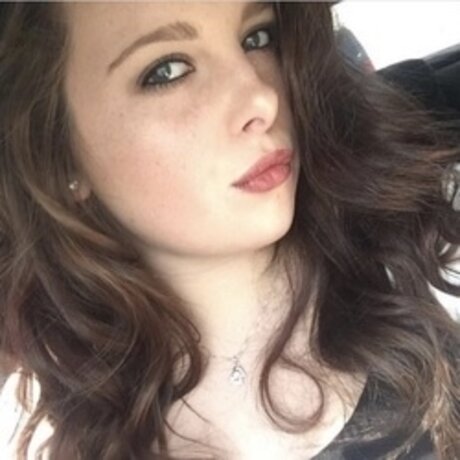 Carson 女優 写真