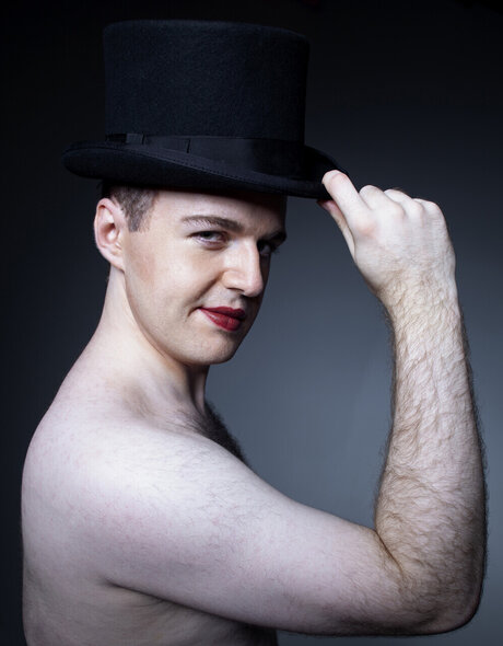 Frisky Whispers セクシー女優 写真