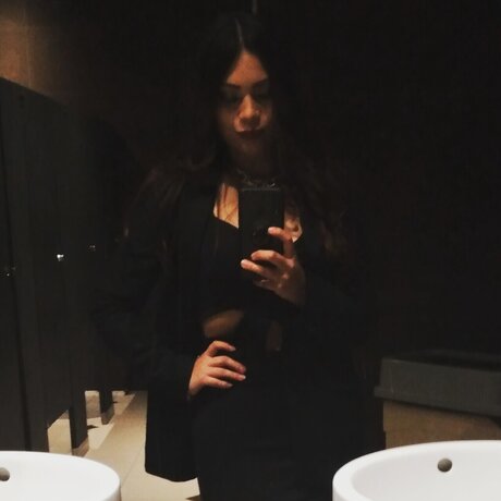 Anahi Mireles エロティックなモデル 画像