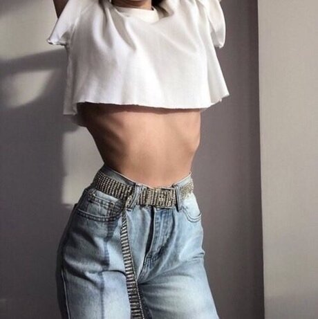 thiccums ポルノスター 無料 画像