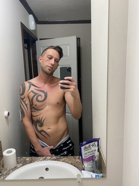 Junior McCarty セクシーなスター 写真