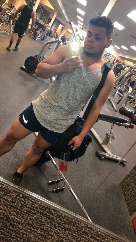 スターティーンオンリーファンズ セクシーヌード 画像