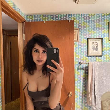 Lunaa 裸モデル 写真